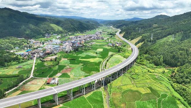 靖黎高速公路最新消息,靖黎高速公路最新消息与一段温馨的旅程