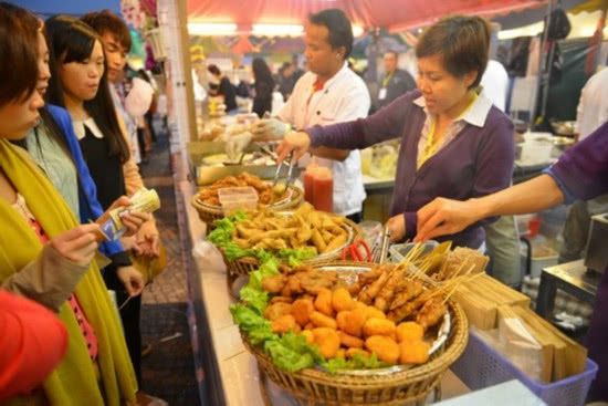 澳门正版资料大全免费分享：揭秘澳门独特的美食与娱乐