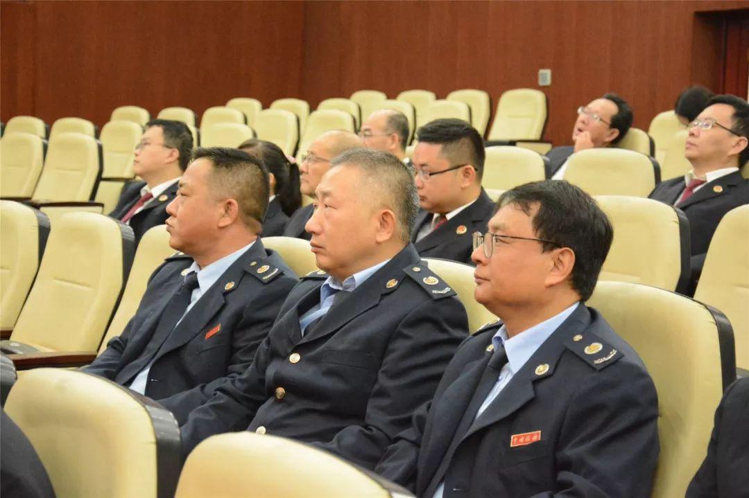 最新个税政策下的温馨税趣与家的陪伴故事