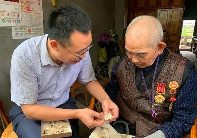 老兵的喜悦与友情的温暖，2017两参优抚最新政策下的温馨日常