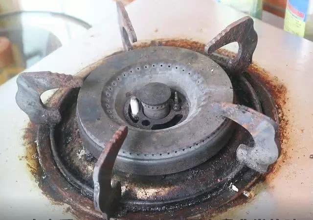革新烹饪科技，无需燃气的新型炒菜灶引领时代风潮