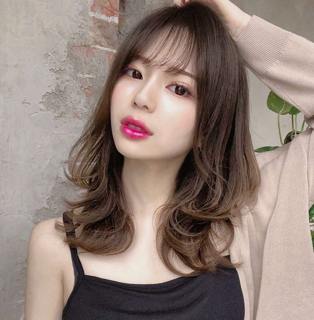 最新女发型潮流趋势，正反观点与个人立场的探讨
