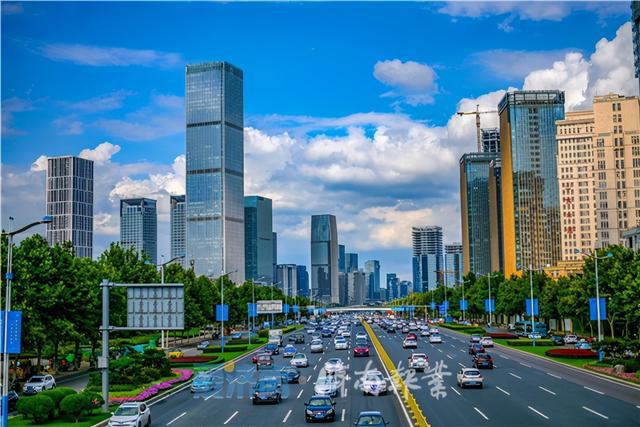 济南蜕变，城市发展与自信步伐的最新篇章