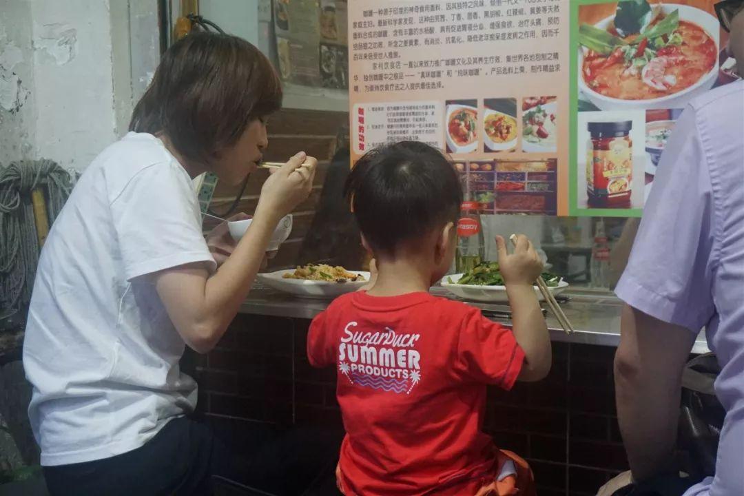 探索小巷隐藏特色小店，干妞最新视频带你领略未知风情