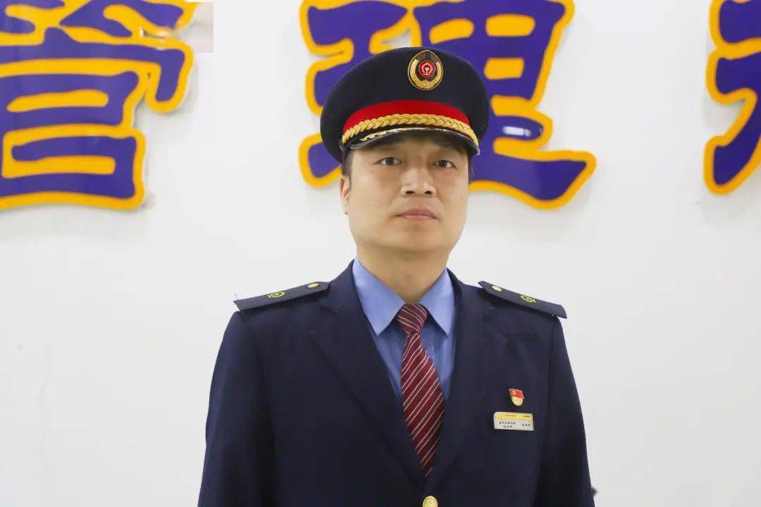 三意社全体演员，展现变化、学习与自信的力量