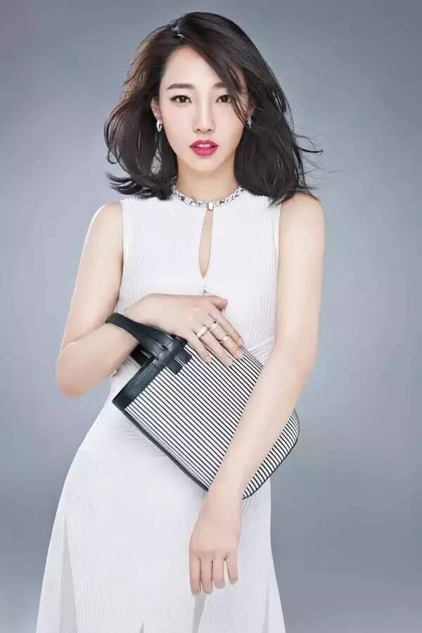 泰国明星女的蜕变之路，从银幕到心灵，自信与成就感的源泉