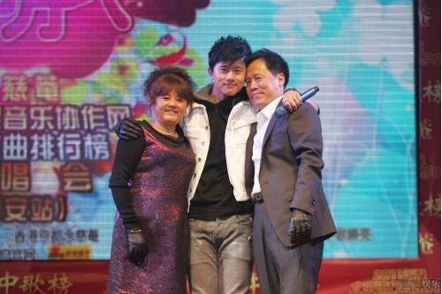 张杰2016最新动态揭秘，小巷音乐与特色小店之旅