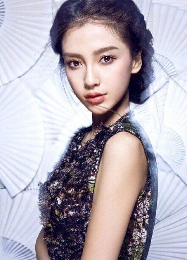 最新漂亮女演员的星光日常，温馨璀璨的生活记录
